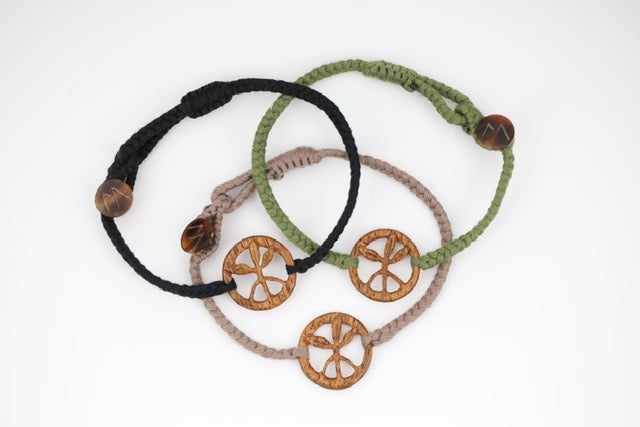 MANG Island Sand Tri-Leaf Woven Bracelet - -